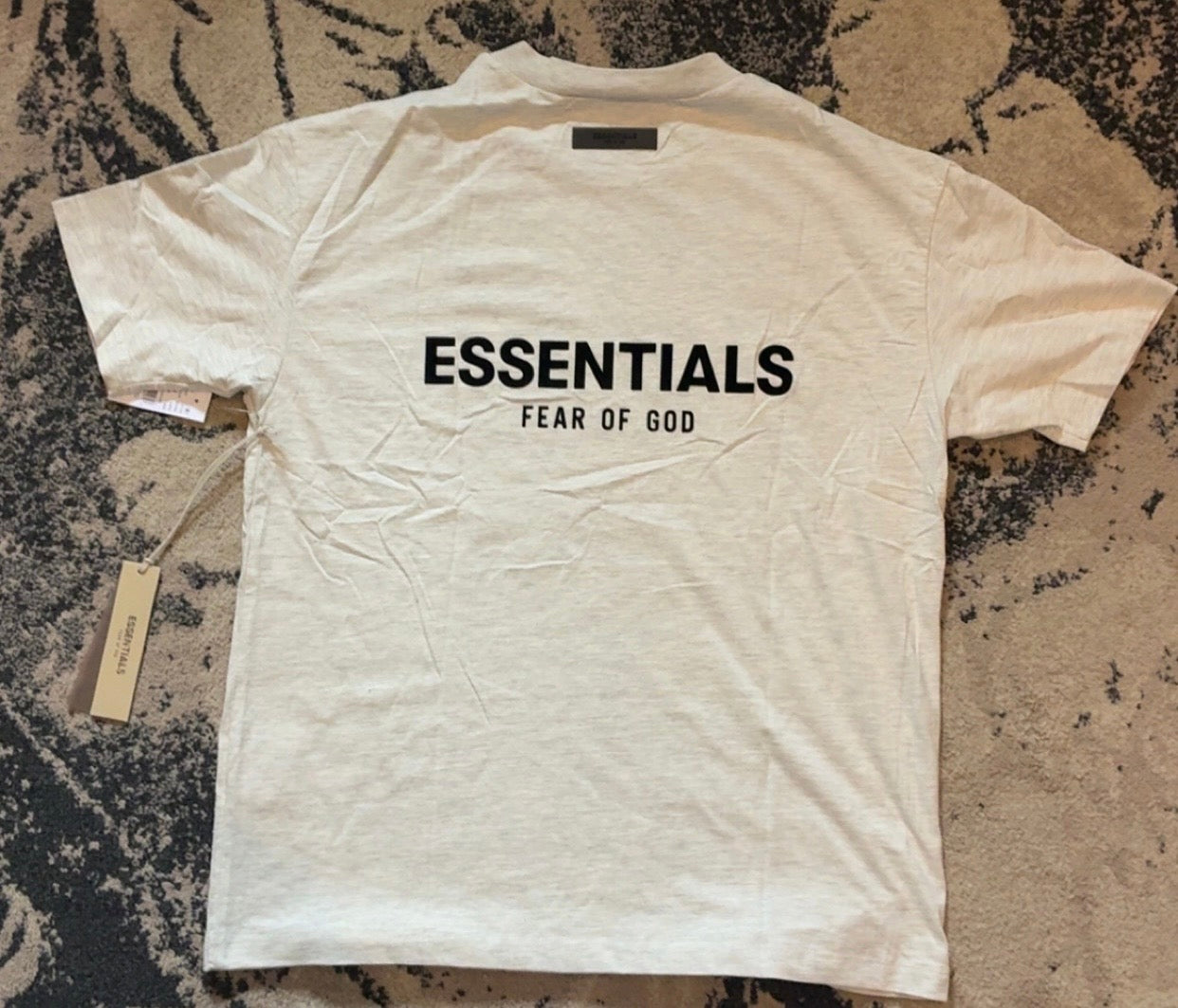 Fear of God Essentials Tee-Shirt SS22 — Light Oatmeal
