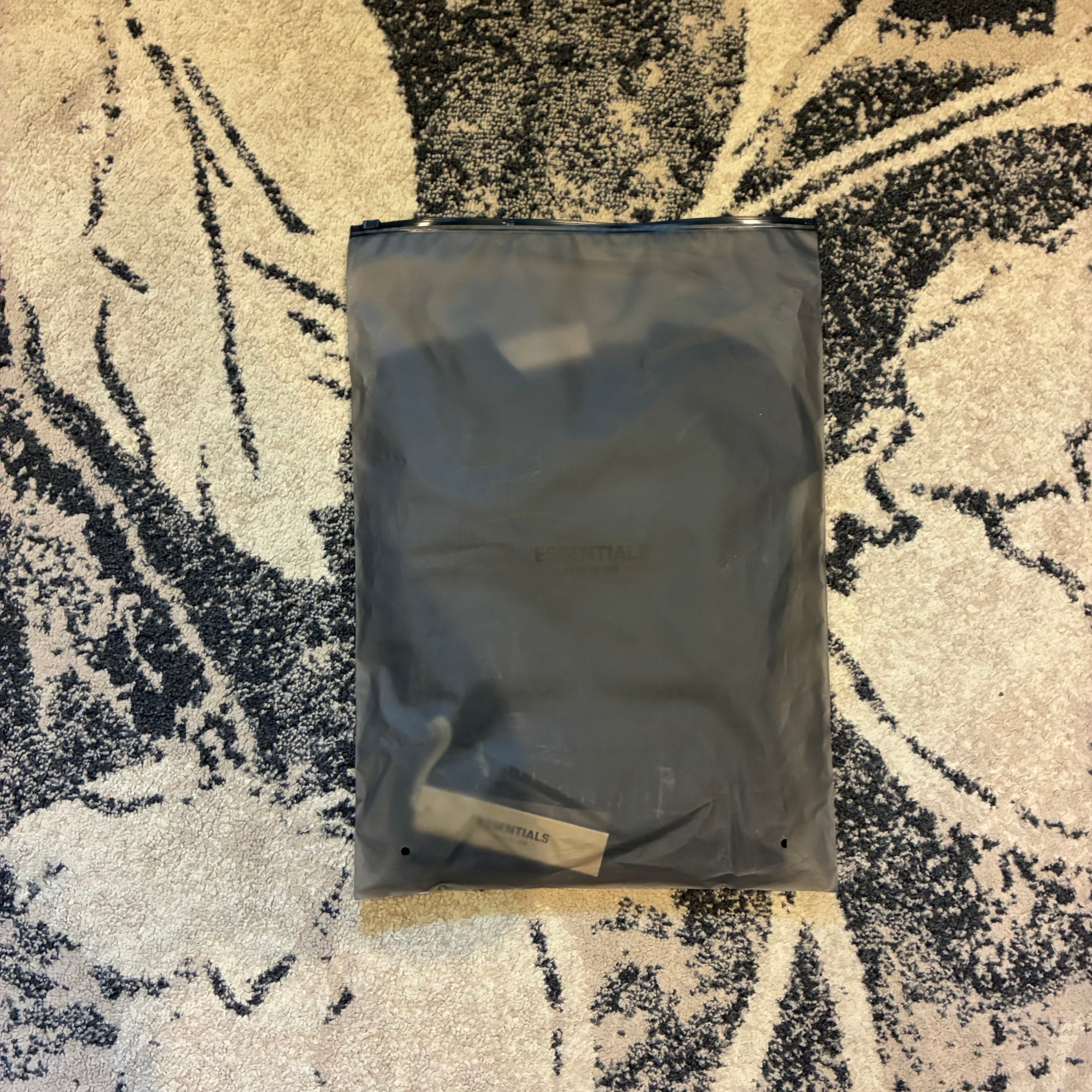 Fear of God Essentials Tee-Shirt SS22 — Stretch Limo
