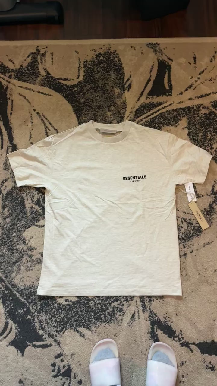 Fear of God Essentials Tee-Shirt SS22 — Light Oatmeal